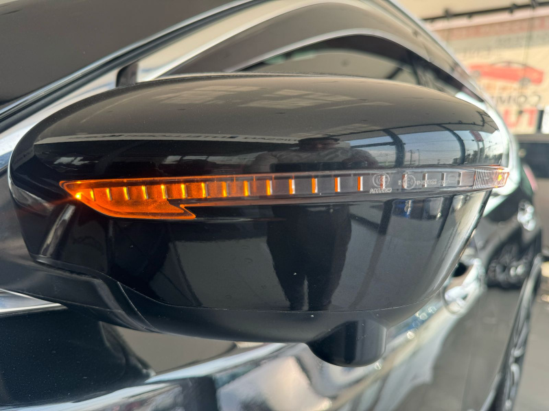 Nissan X-Trail  5 pts. Exclusive, CVT, piel, CD, QC, GPS, 5 pas., RA-18 (cambio de línea) 2018